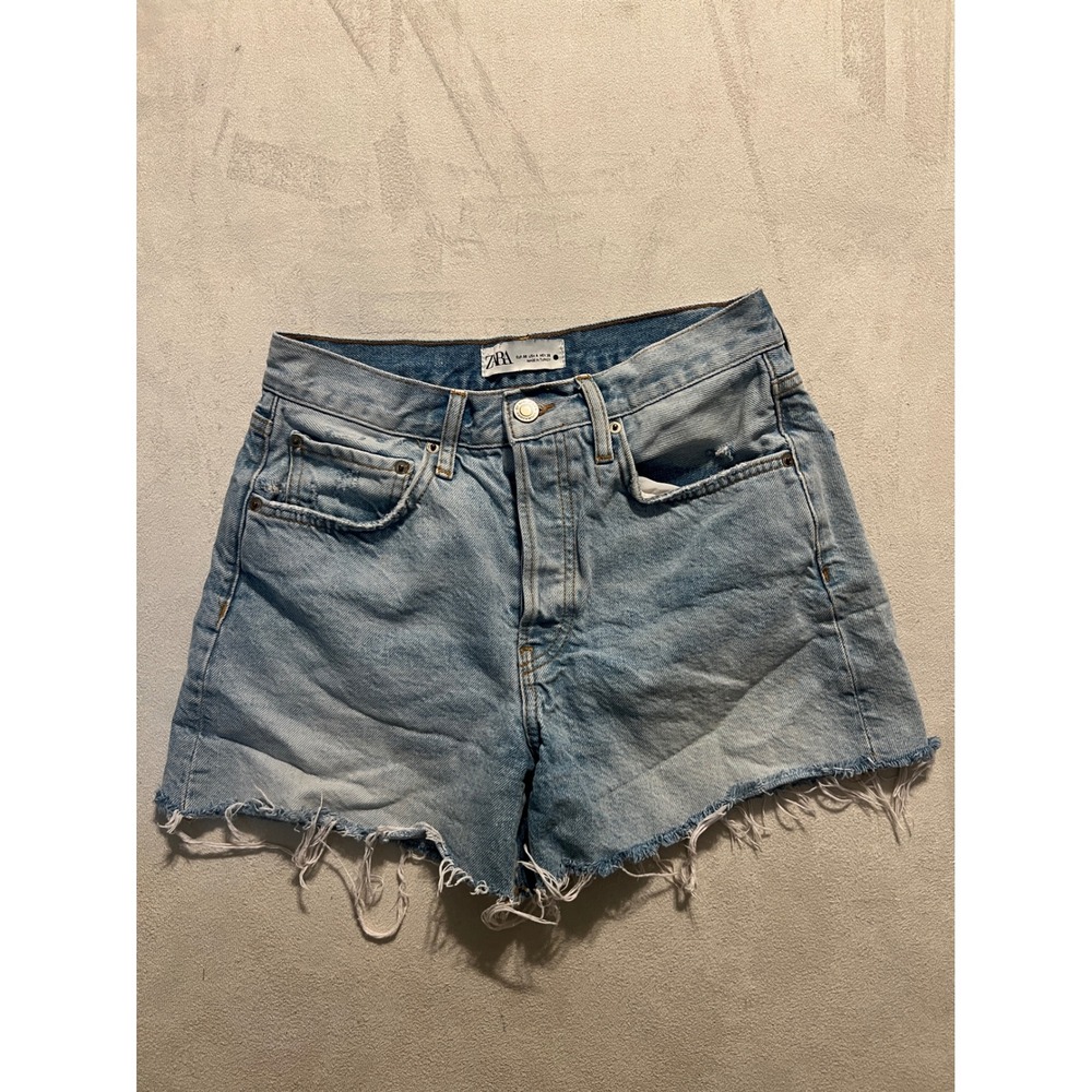 Zara Womens High Waisted Denim Shorts Light Wash Blue Frayed Hem Size 4